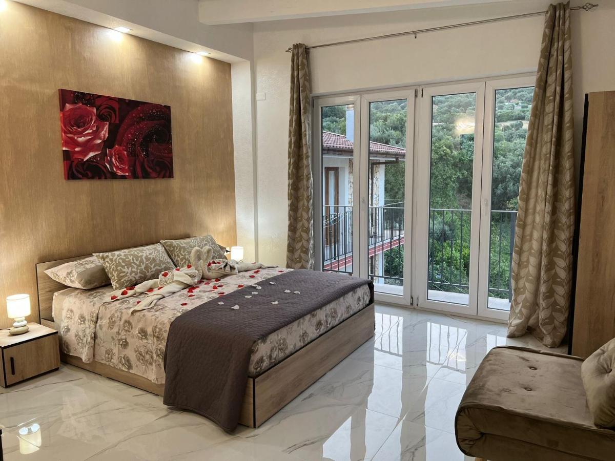 L'Oasi Del Raganello Bed & Breakfast ชิวิตา ภายนอก รูปภาพ